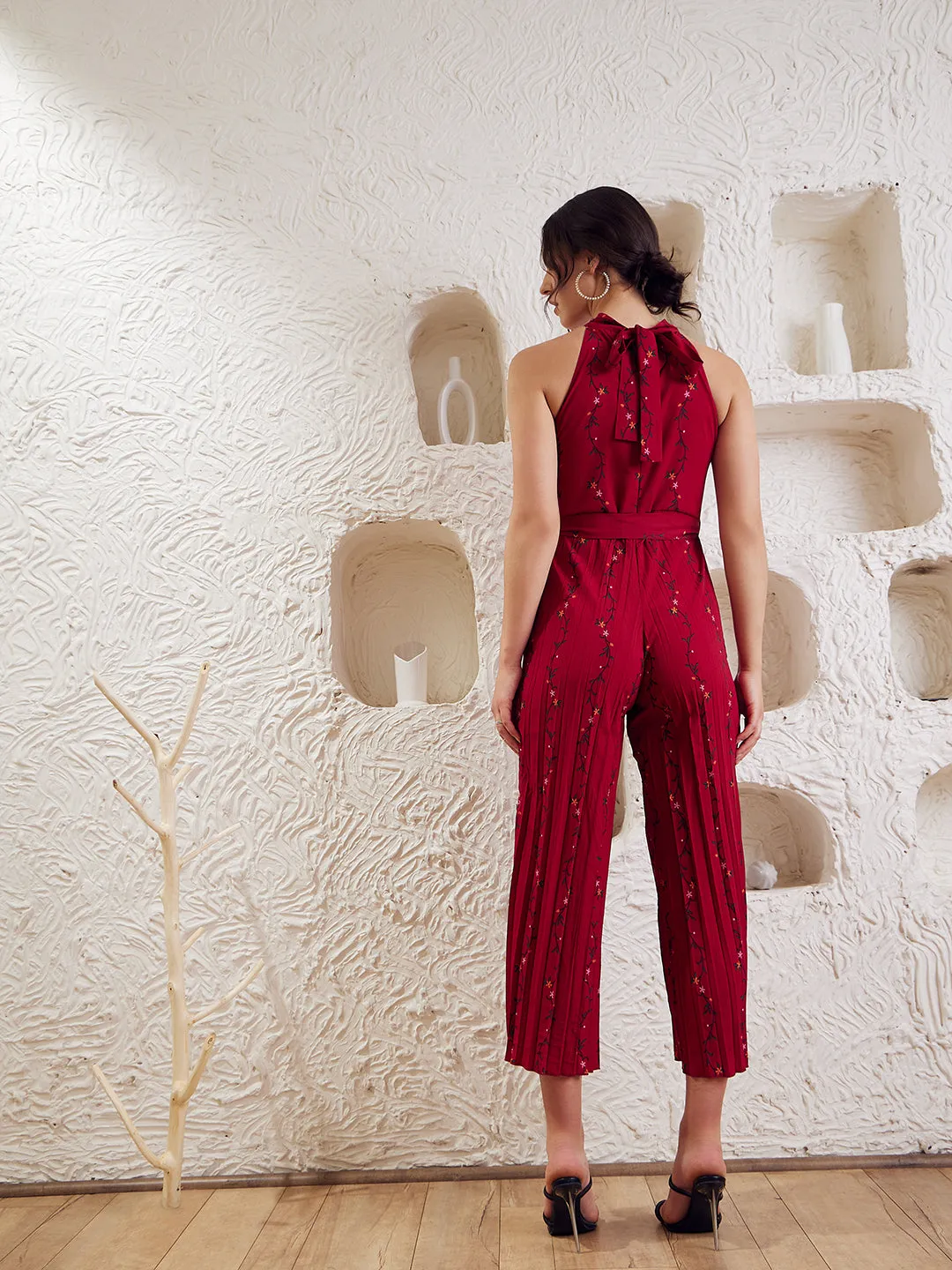 Berrylush Women Red Floral Printed Halter Neck Sleeveless Waist Tie-Up Pleated Culotte Jumpsuit