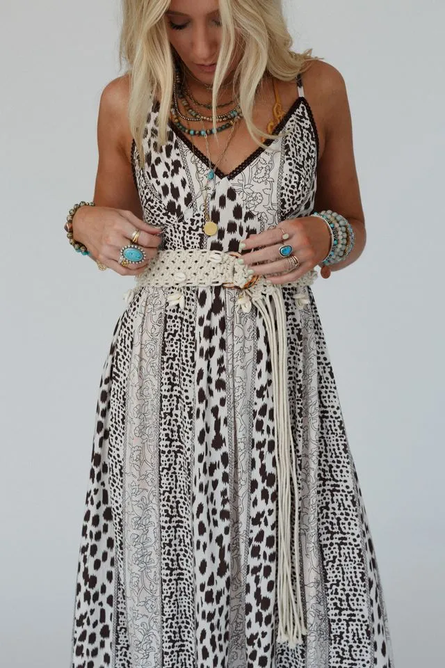 Coastal Chic Sea Shell Embroidered Belt - Natural