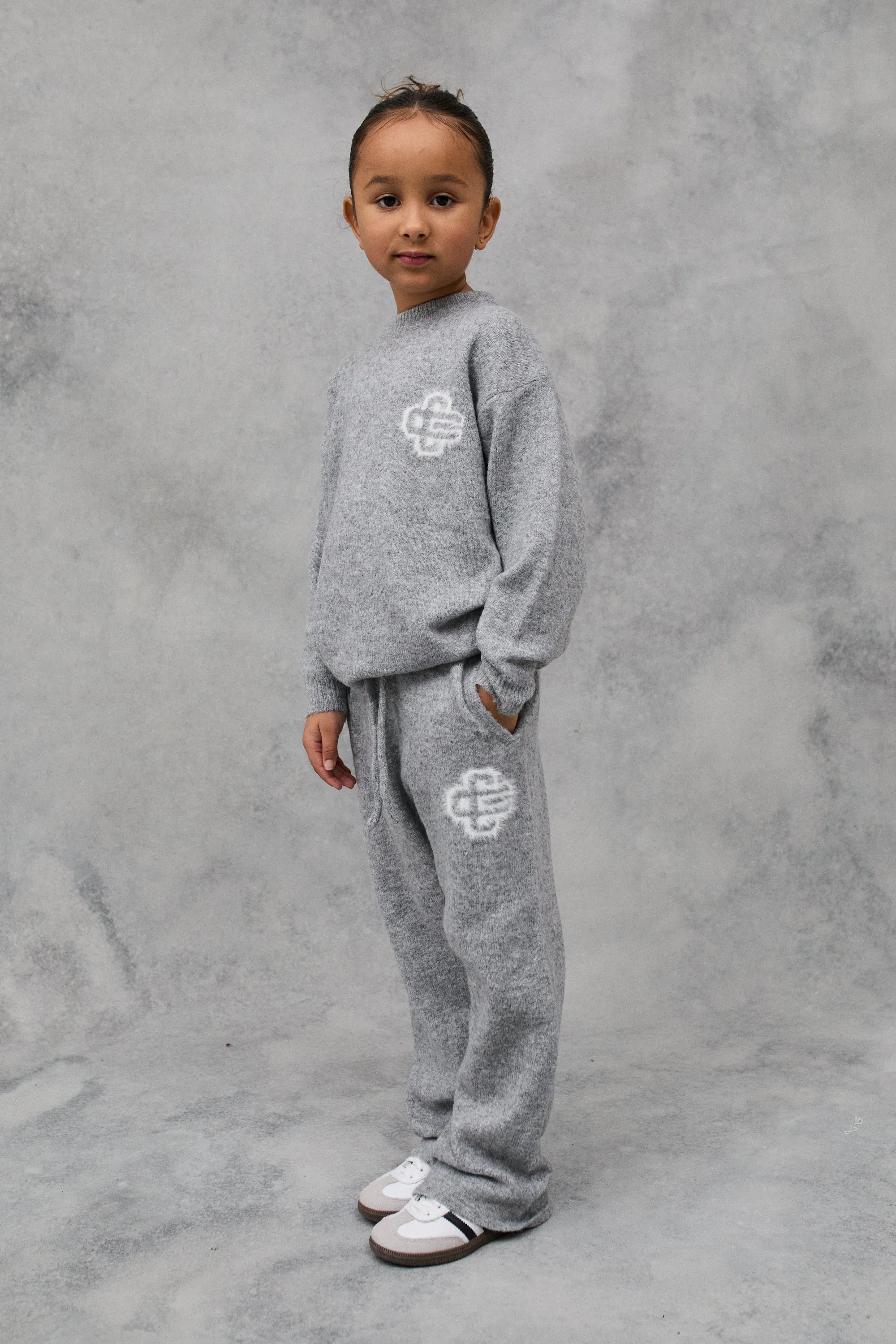 JNR FLUFFY KNIT EMBLEM JOGGERS - GREY MARL