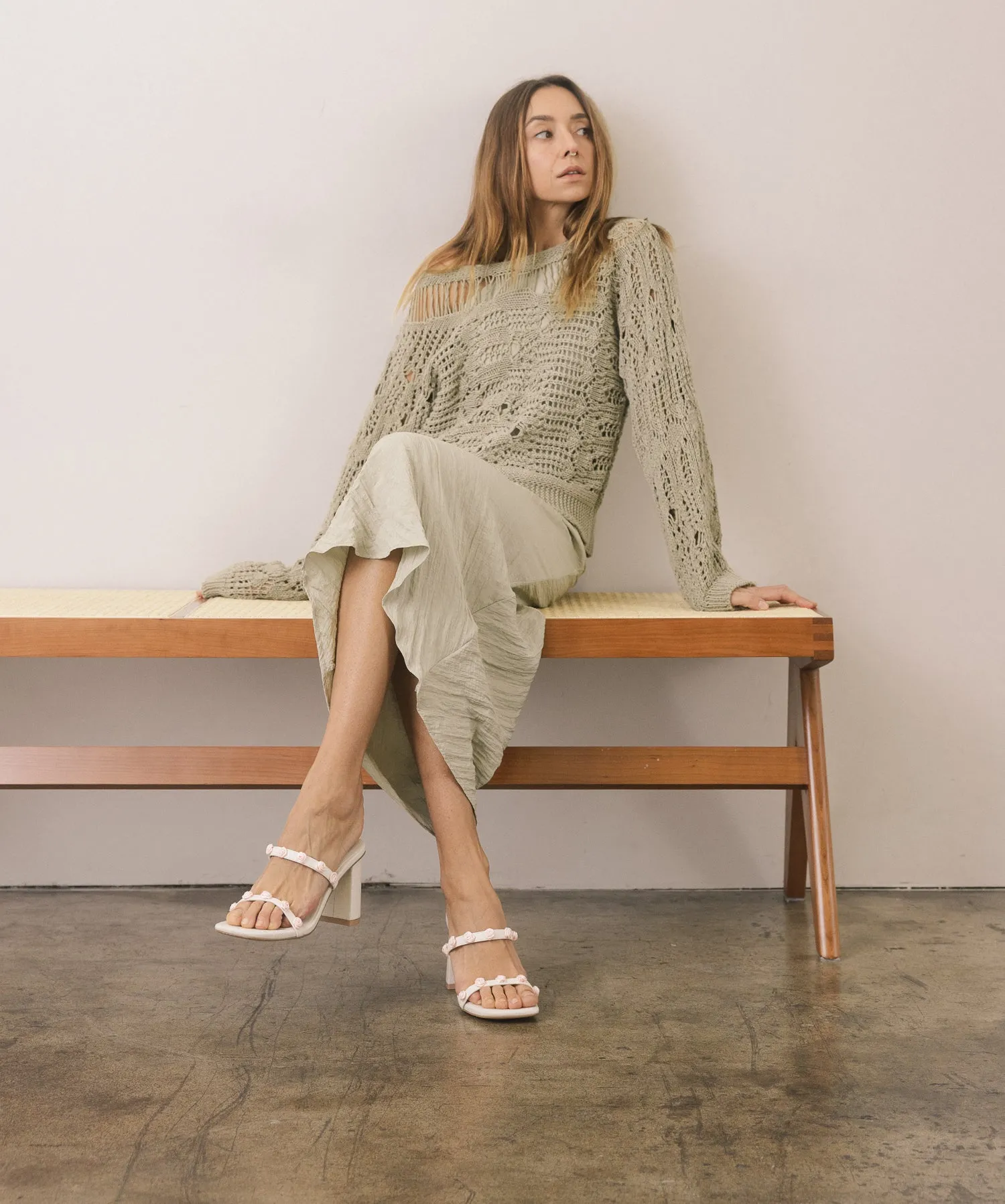 The Nia | White Rosette Adorned Heel