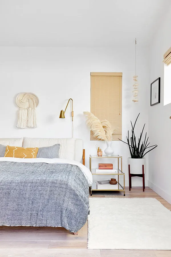 Vin Chaud | Modern Minimalist Polar White Plush Rug